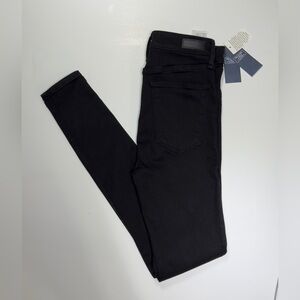Abercrombie & Fitch Women’s black Skinny JEAN LEGGING HIGH RISE 🖤🦌
76 % COTTON ✅
